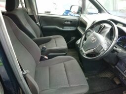 
										TOYOTA YARIS VOXY full									