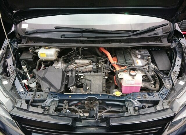 
								TOYOTA YARIS VOXY full									