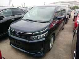 TOYOTA YARIS VOXY
