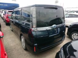 TOYOTA YARIS VOXY
