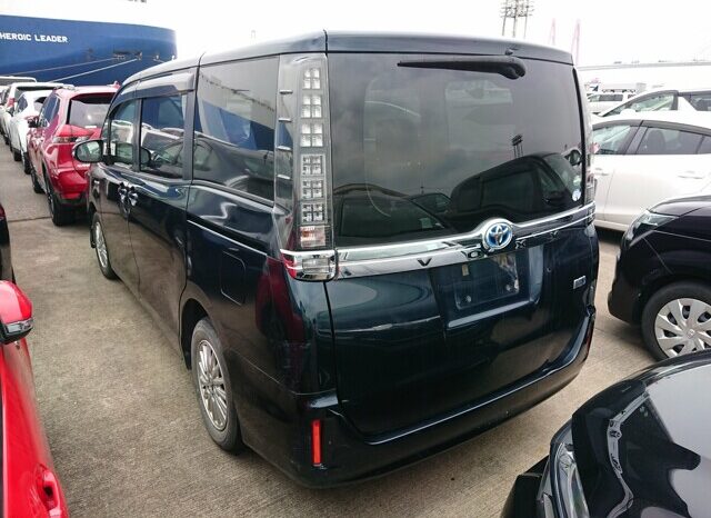 
								TOYOTA YARIS VOXY full									