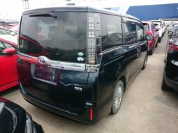 TOYOTA YARIS VOXY