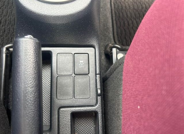 
								TOYOTA FUSION VITZ full									