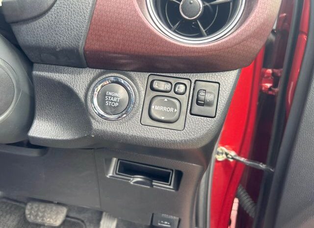 
								TOYOTA FUSION VITZ full									