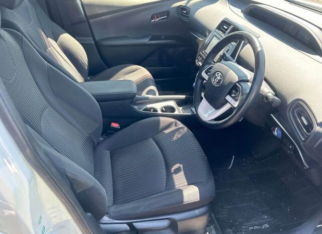 
								TOYOTA CX-30 PRIUS full									