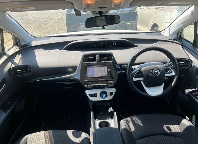 
								TOYOTA CX-30 PRIUS full									