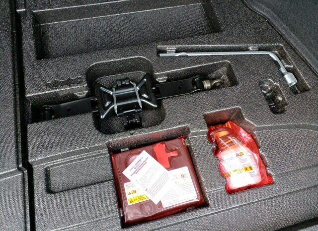 
								TOYOTA EXPLORER PRIUS full									