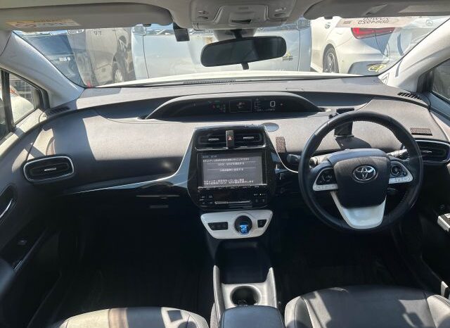 
								TOYOTA FLYING SPUR PRIUS full									