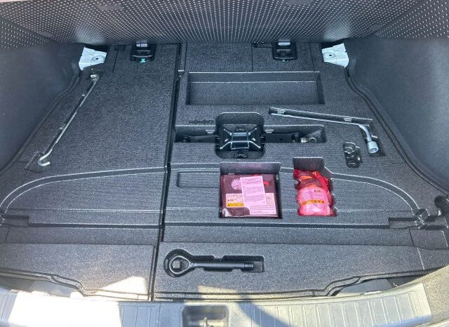 
								TOYOTA FLYING SPUR PRIUS full									