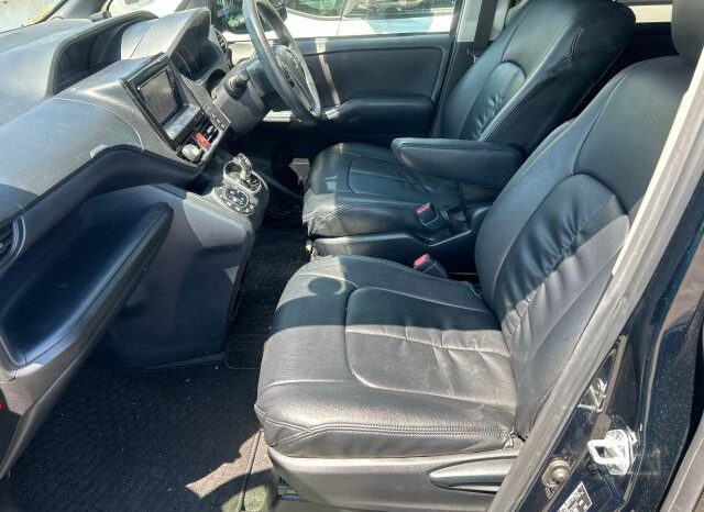 
								TOYOTA ILX VOXY full									