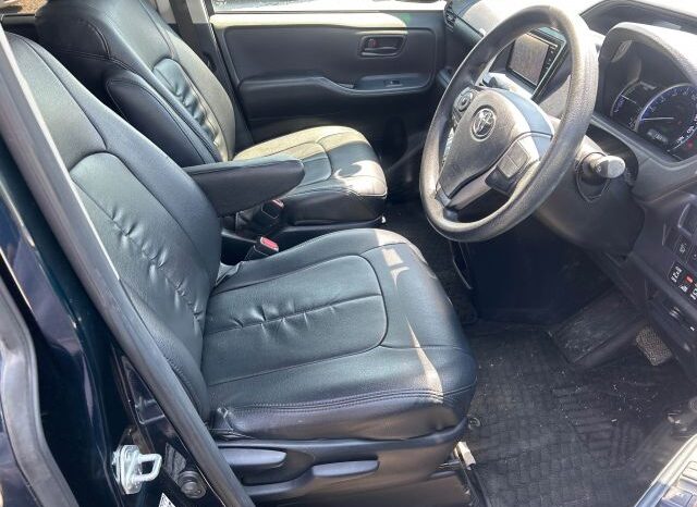 
								TOYOTA ILX VOXY full									
