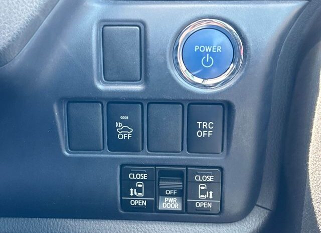 
								TOYOTA GTR VOXY full									