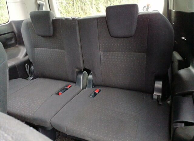 
								TOYOTA AVALON VOXY full									