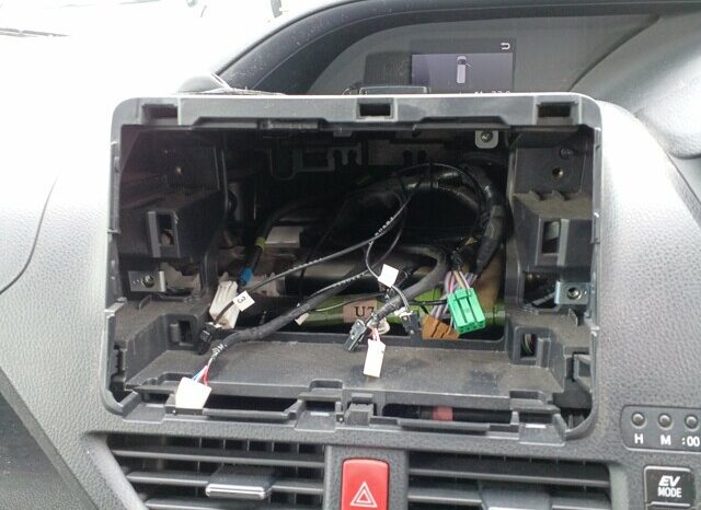
								TOYOTA AVALON VOXY full									