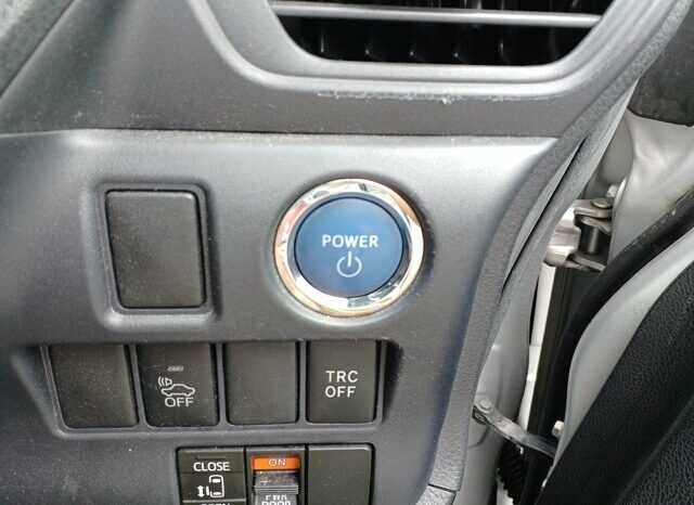 
								TOYOTA AVALON VOXY full									