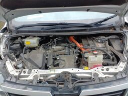 
										TOYOTA AVALON VOXY full									