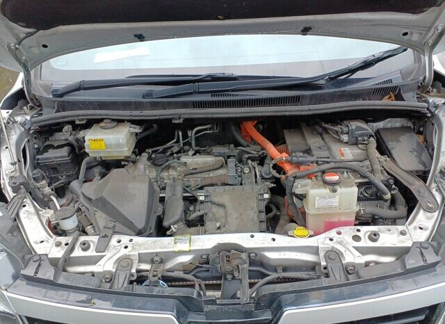 
								TOYOTA AVALON VOXY full									