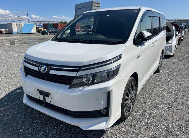 
								TOYOTA MALIBU VOXY full									