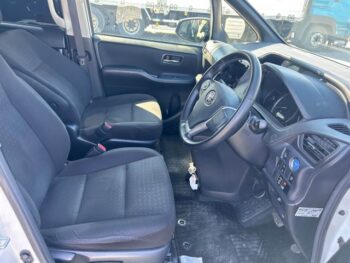 TOYOTA MALIBU VOXY