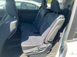 
										TOYOTA CRUZE NOAH full									