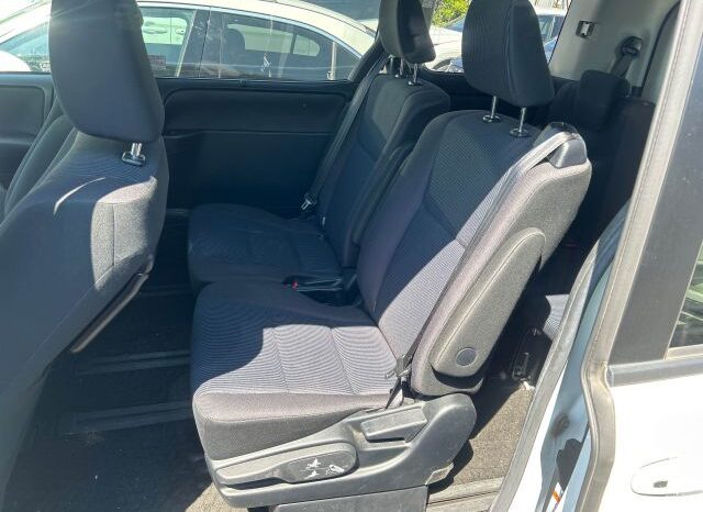 
								TOYOTA CRUZE NOAH full									