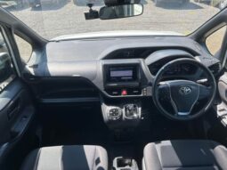 
										TOYOTA CRUZE NOAH full									