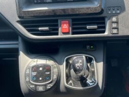 
										TOYOTA CRUZE NOAH full									