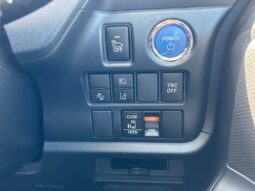 
										TOYOTA CRUZE NOAH full									