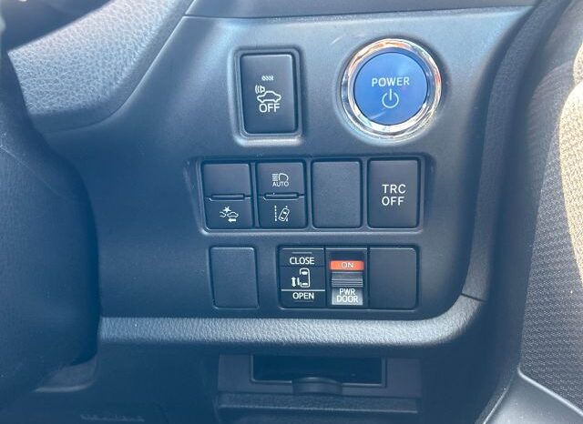 
								TOYOTA CRUZE NOAH full									